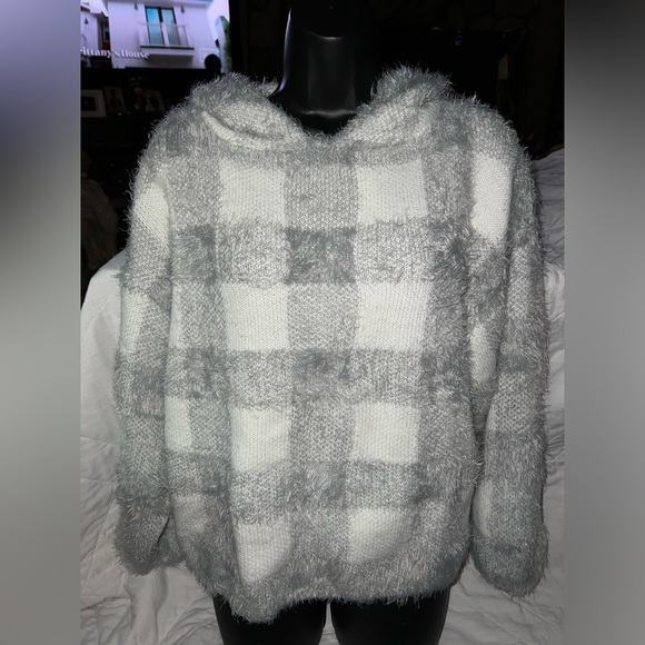 En/Kay By Navleen Cropped Plaid Sweater Hoodie - Picture 1 of 9